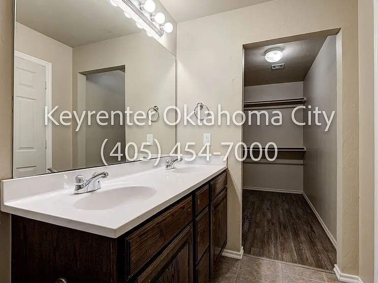629 E Linden Ln — Photo 18