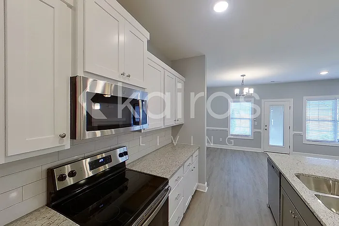 3705 Oak Leaf Way #E — Photo 8
