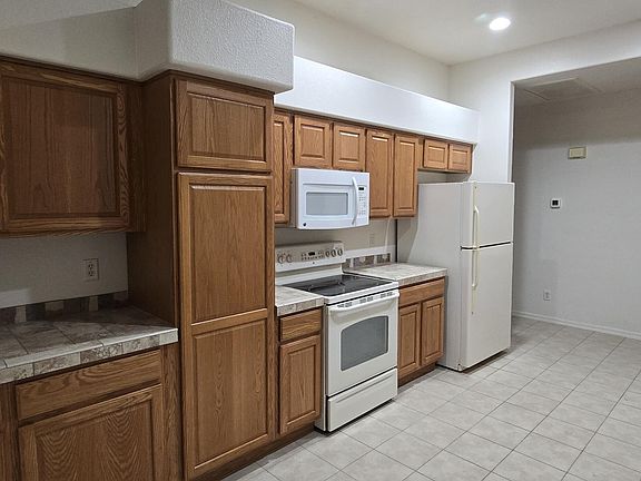 5th image of 18650 N 91ST Avenue #901
