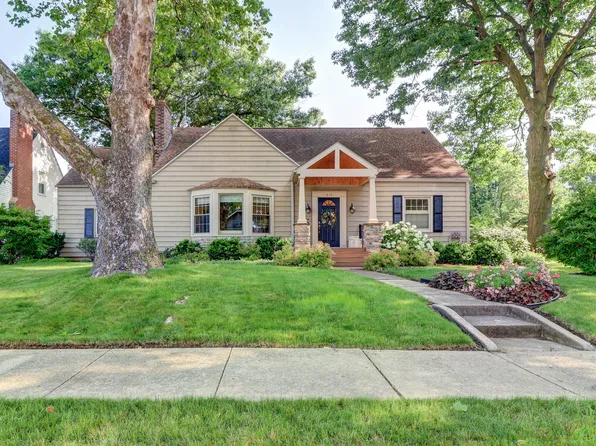 410 W 12th St, Sterling, IL 61081