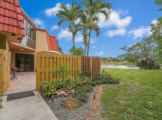 8400 Trent Ct APT D, Boca Raton, FL 33433