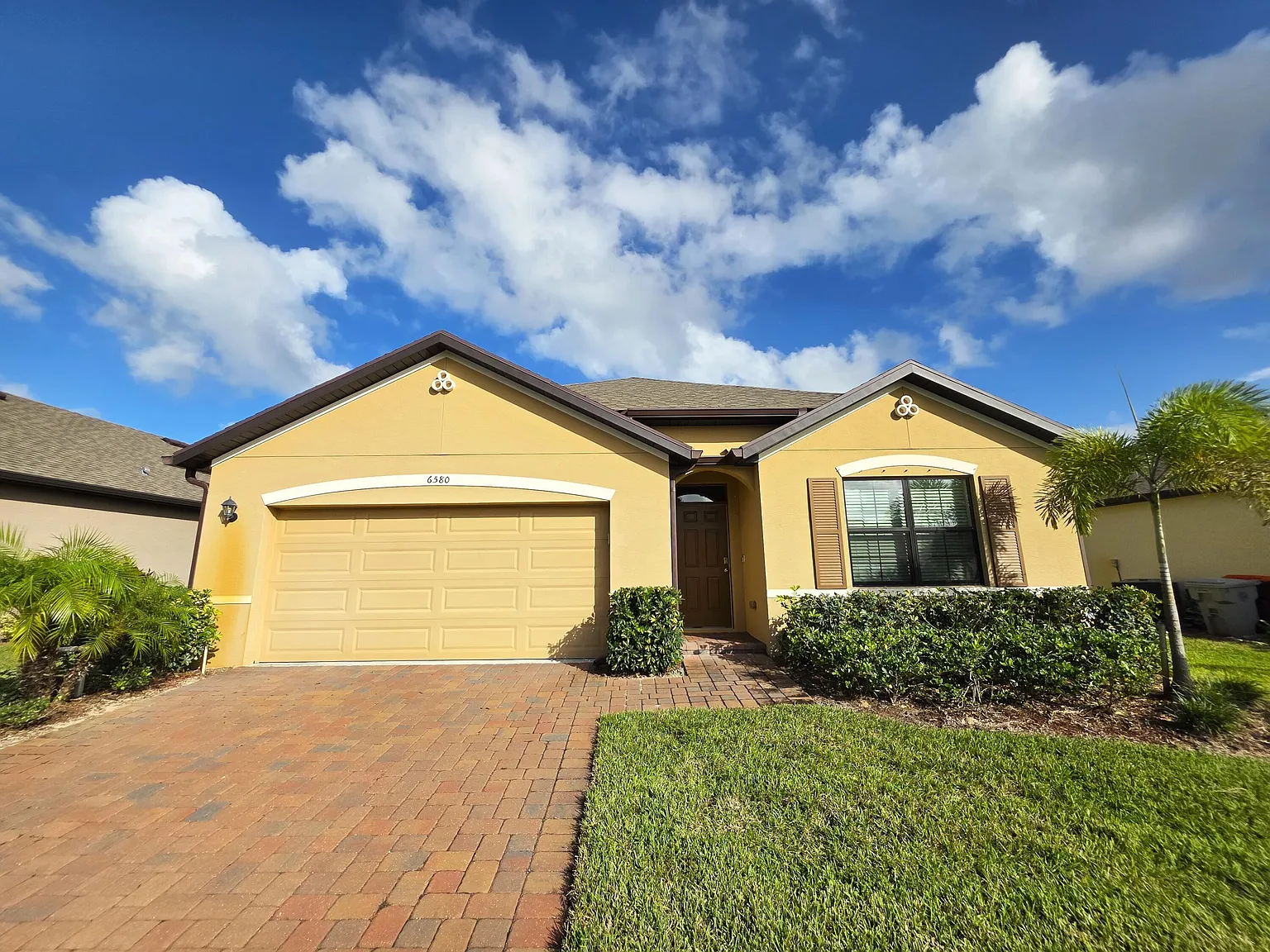 4 bed, 2.0 bath, 1934 sqft, $2,900 — Photo 2