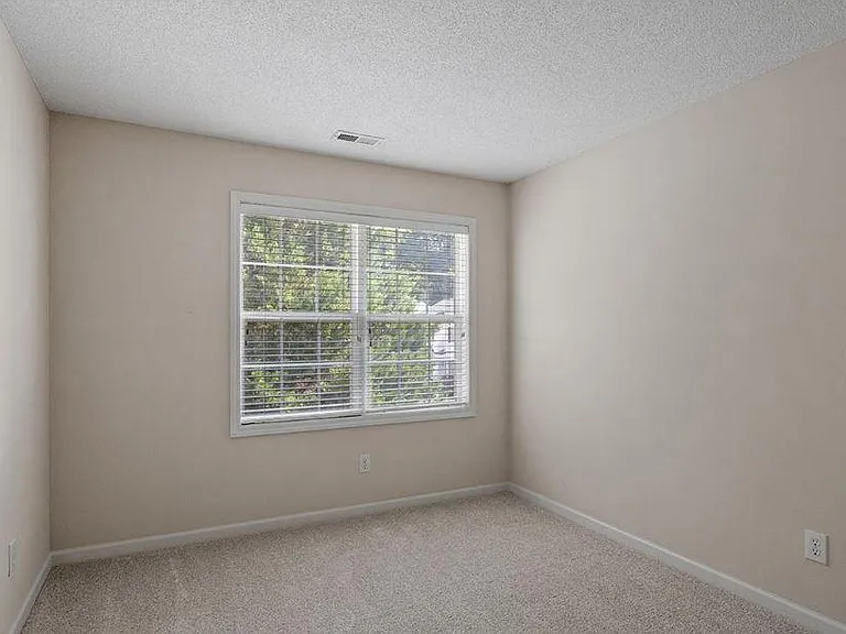 107 Fox Trail Ln — Photo 14