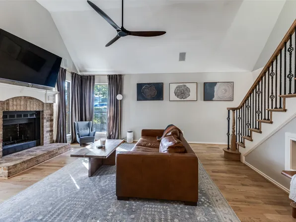 8209 Weatherly Dr, Rowlett, TX 75089