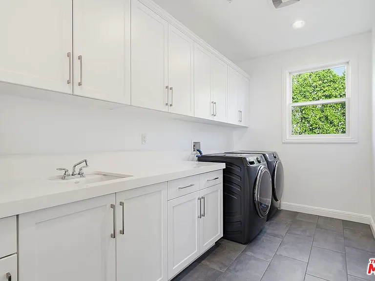 20448 W Liverpool Way — Photo 41