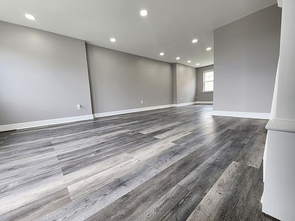 Spacious Livingroom
