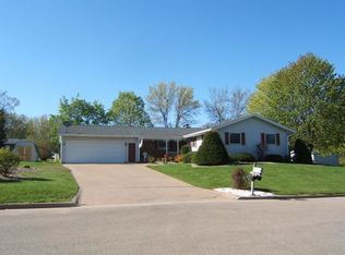 100 Hillside Ln, Shawano, WI 54166