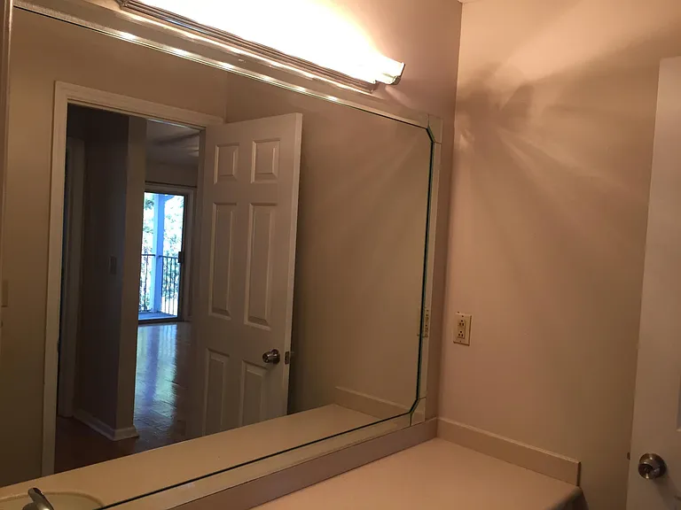 536 Granville Ct — Photo 12
