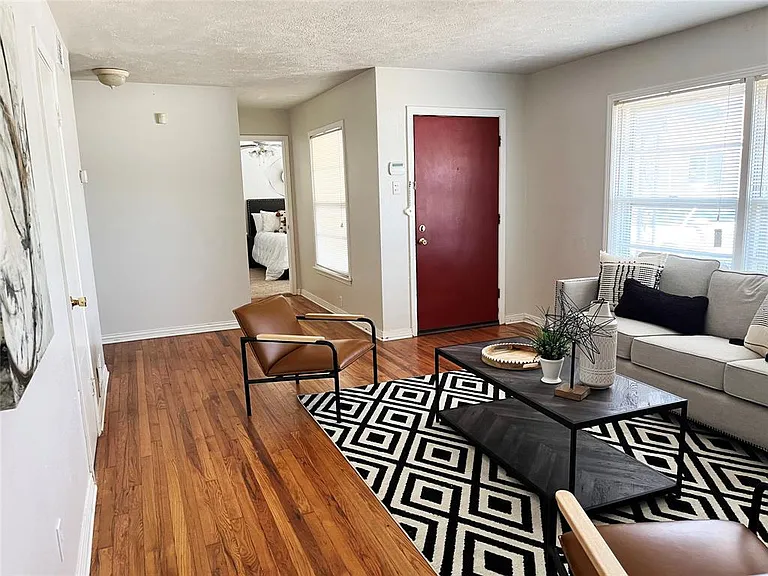 470 Highland Blvd — Photo 3