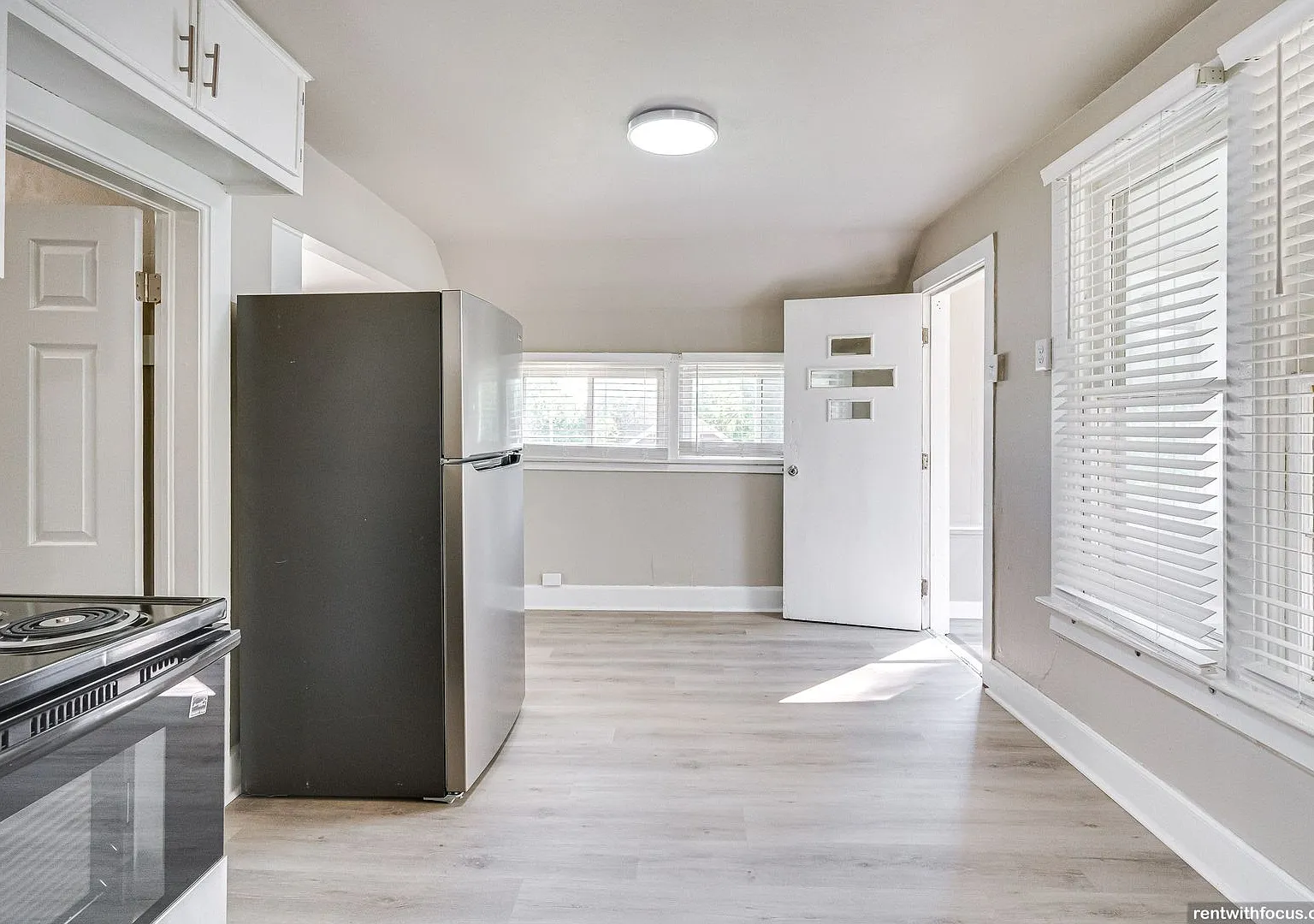 1111 Oviatt St, Kaukauna — Photo 3