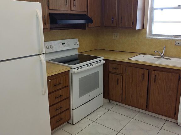 3rd image of 5160 SW 40th Ave APT 29D