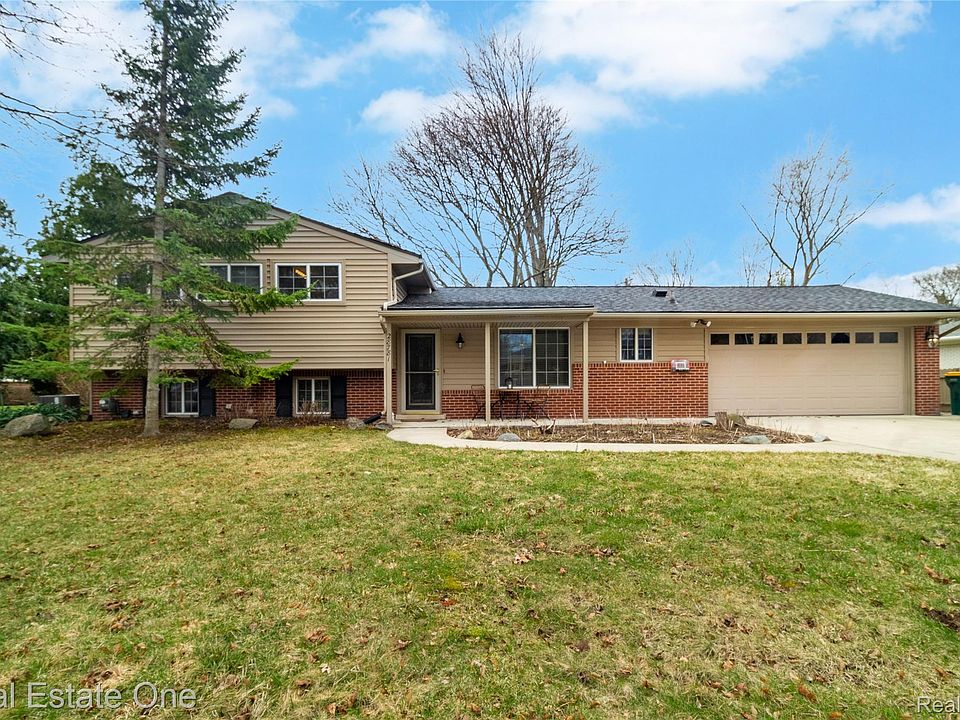 1st image of 28781 Ravenwood St