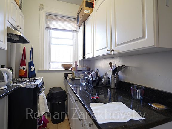 3rd image of 14 Orkney Rd APT 41