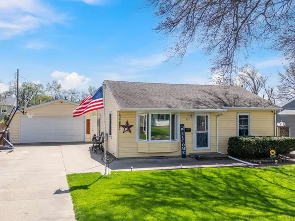 1603 Elder Dr, Marshalltown, IA 50158