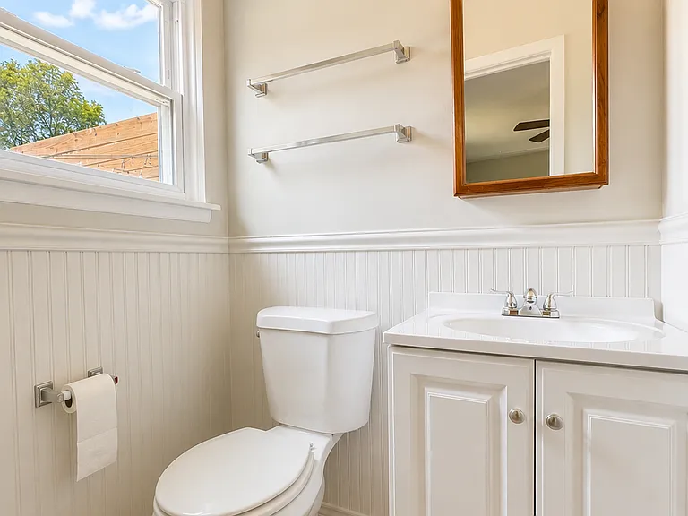 1431 Meadow Dr — Photo 13