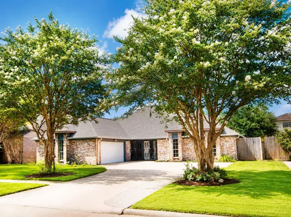 10710 Sandy Shoals Dr, Houston, TX 77071