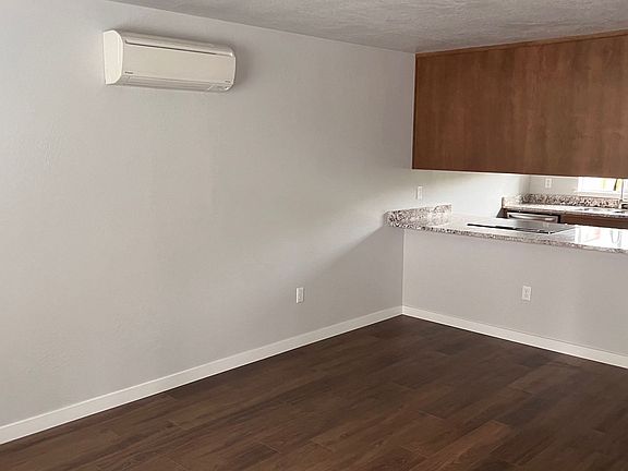 4th image of 610 N Main St #5-C