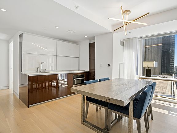 5th image of 135 W 52nd St APT 16E
