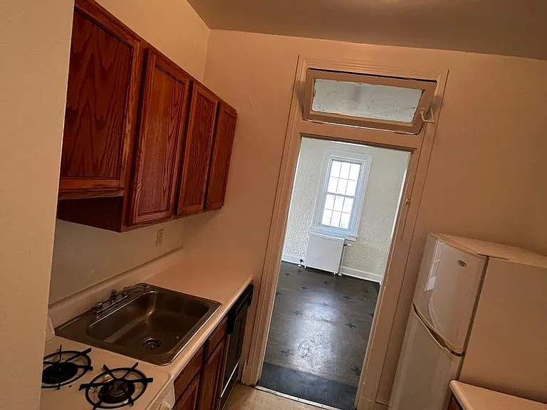 Bayard Manor Apartments — Photo 96