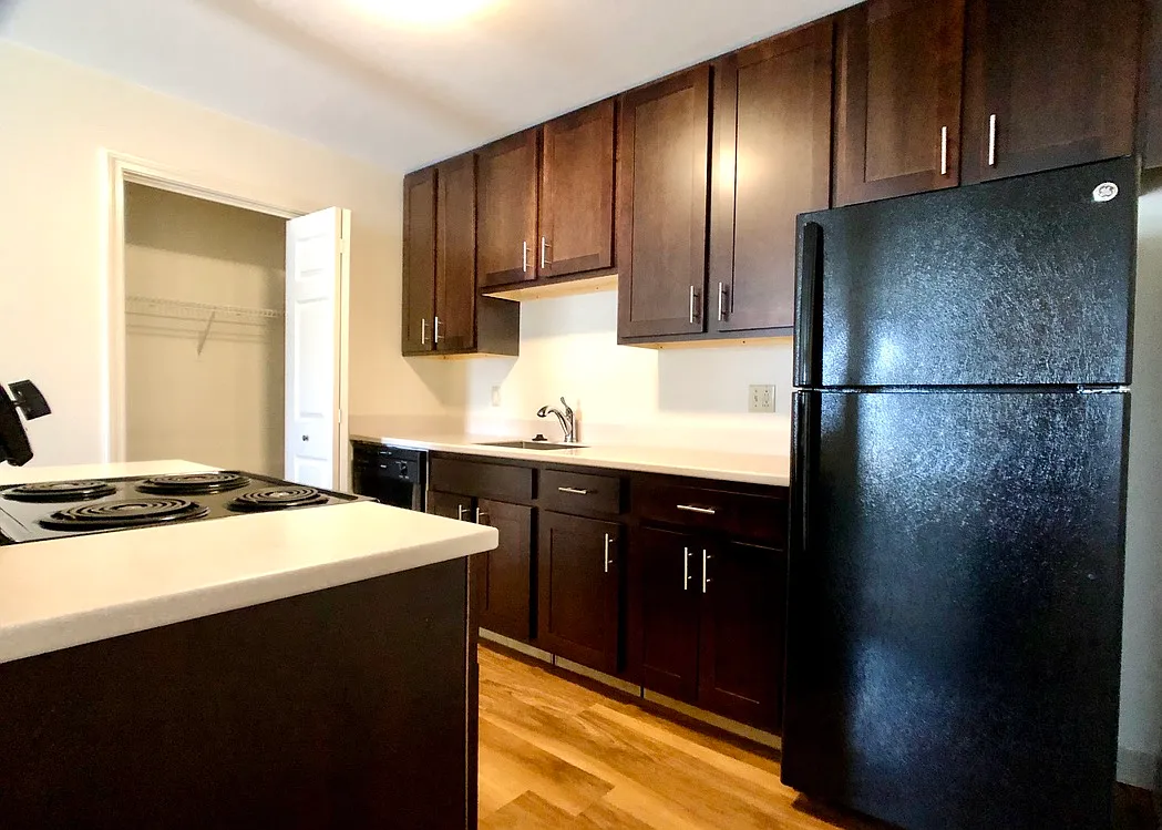 EIK - 1600AA Washington St #106