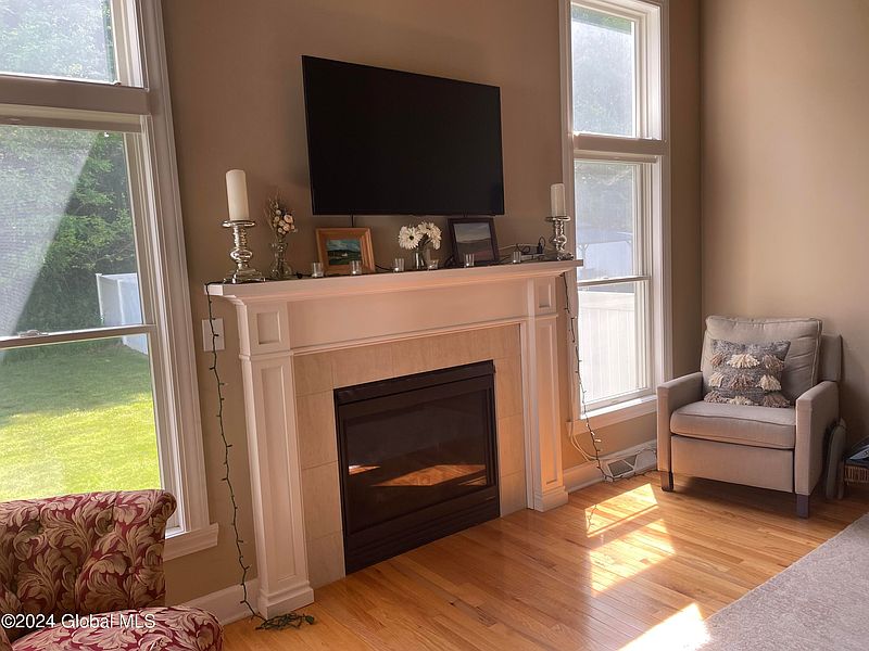 4th image of 18 Rockrose Drive