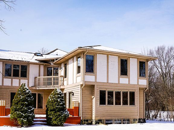 2nd image of 3806 Crooked Creek Dr