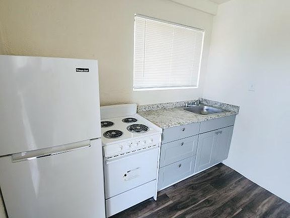 4th image of 3413 E Earll Dr #C-3