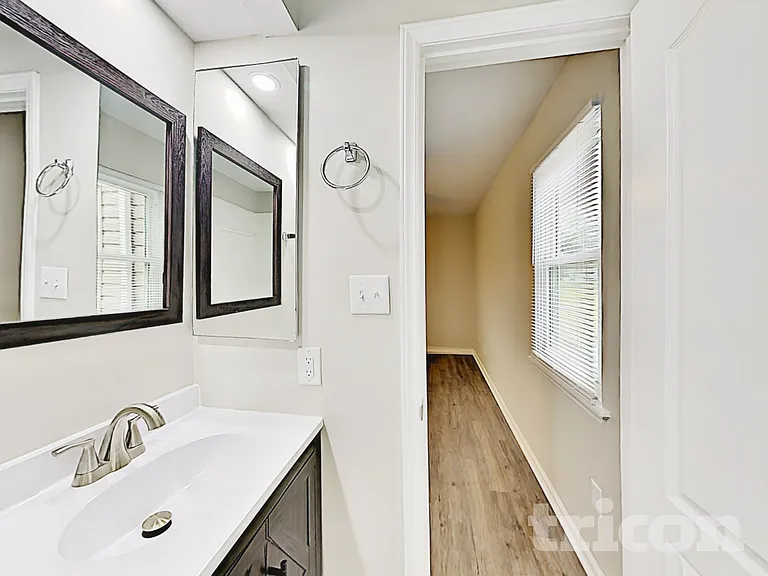 7300 Yorkville Ct — Photo 13