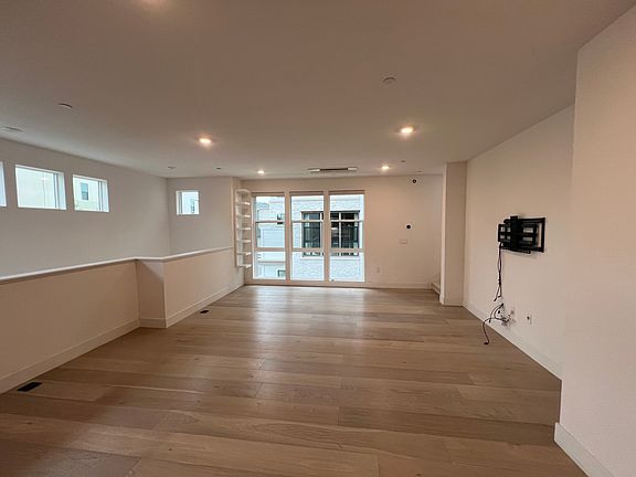 3rd image of 3030 Boyter Pl Unit 101