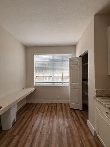 3 bed, 1601 sqft, $2,650 — Photo 2