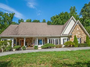 935 Timber Ridge Dr, Lenoir City, TN 37771