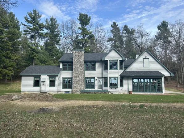 1238 W Timber Trail Dr, Whitehall, MI 49461