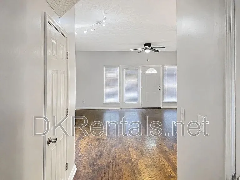 4416 Stone Gate Way — Photo 16