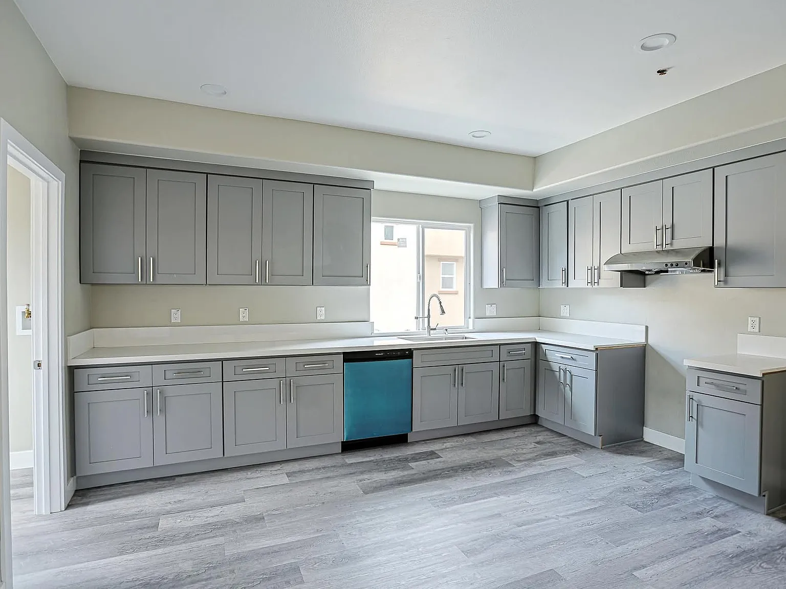 2 bed, 1518 sqft, $3,395 — Photo 2