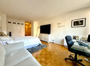 350 W 50th St APT 4II, New York, NY 10019