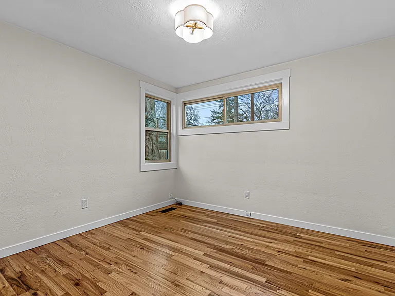 810 Glendale Ave — Photo 16