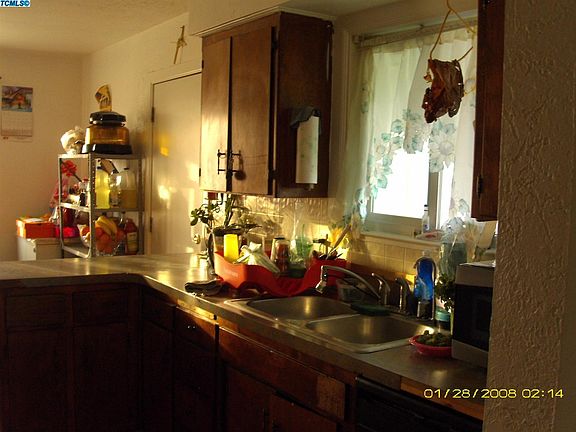 3rd image of 4327 W Tulare Ave