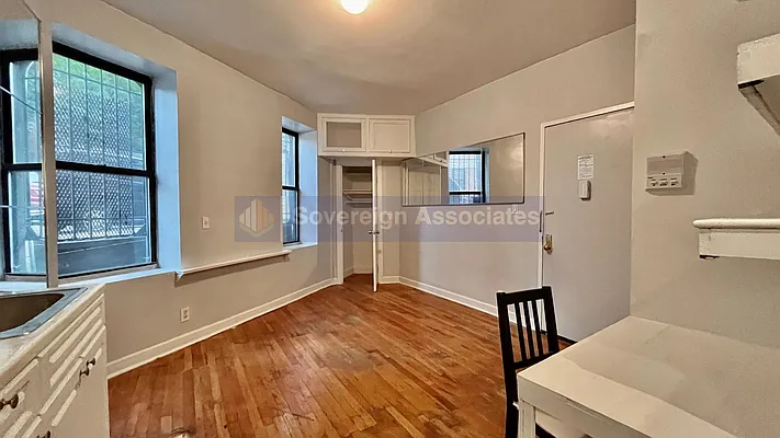 Rented by Sovereign Associates | media 11