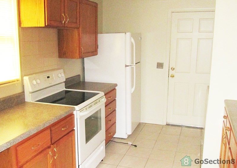 2nd image of 2517 E Red Robin Dr
