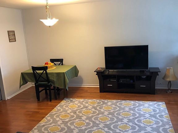 4th image of 3550 N Lake Shore Dr APT 322