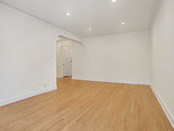 4th image of 300 W 53rd St APT 5A