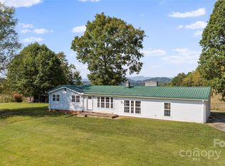 1606 Bull Creek Rd, Marshall, NC 28753