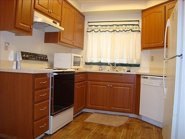 2nd image of 2922 Flint St