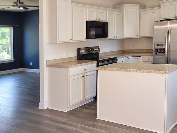 3rd image of 255 Little Oak Dr