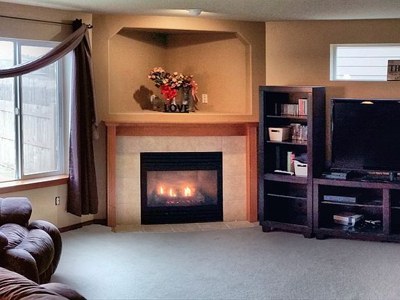 4th image of 2526 191st Street Ct E