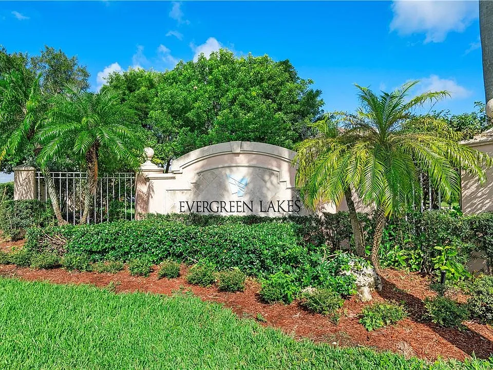 5055 Wiles Rd #207