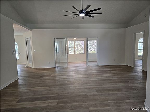 3rd image of 719 Balmoral Ct