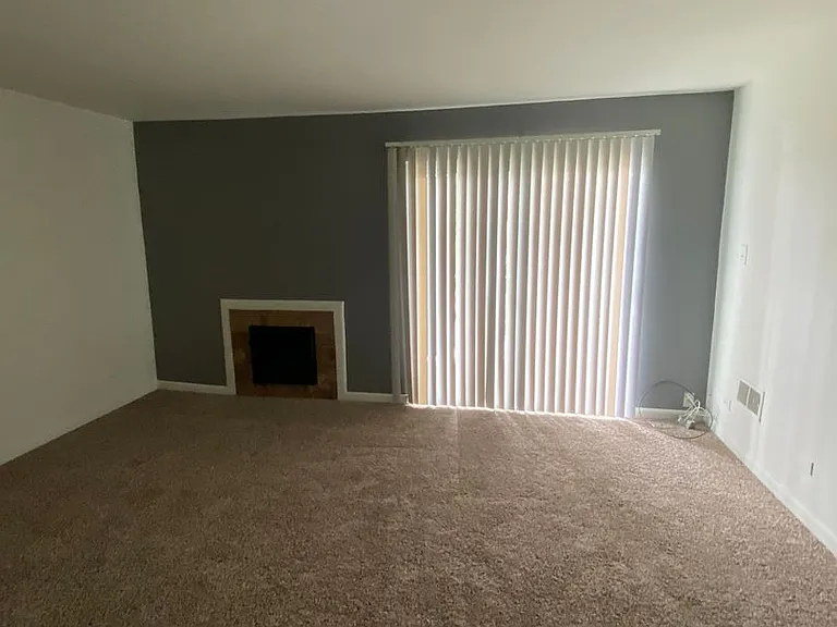 871 Burnham Dr — Photo 3