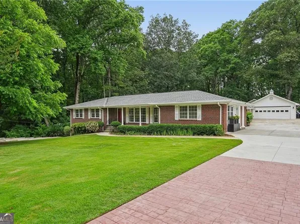 2624 Lake Erin Dr, Tucker, GA 30084