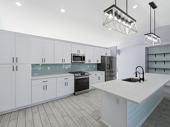 3rd image of 1134 NE 4th Pl